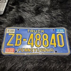 VINTAGE PENNSYLVANIA TRUCK LICENSE PLATE.